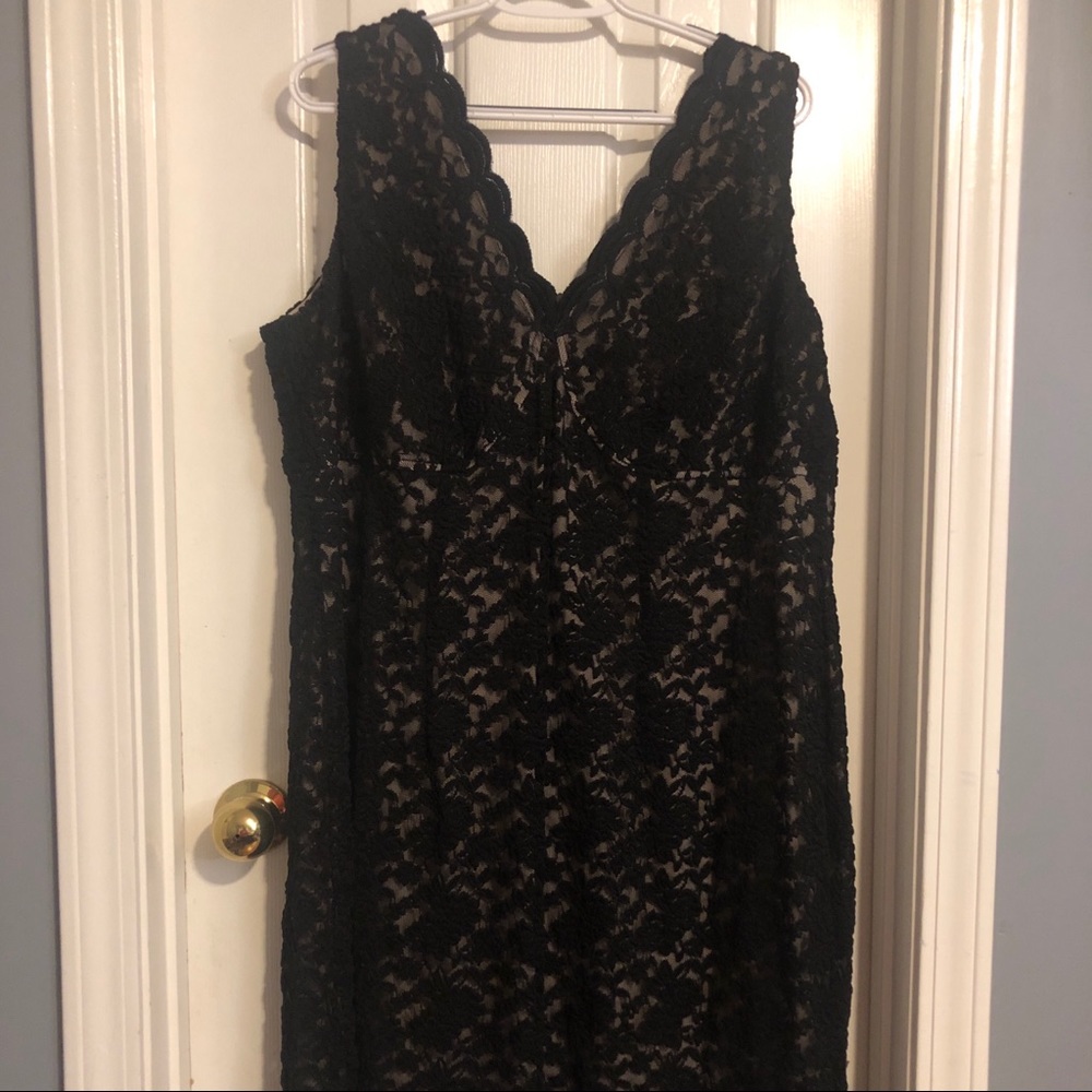 Gorgeous Black lace sleeveless dress! Size 22